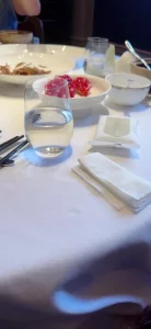 魔都 他老婆在桌子底下给我口